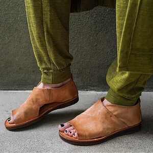 A.S 98
REILEY Leather Upper
Leather Lining
Rubber Sole
0.5" Heel